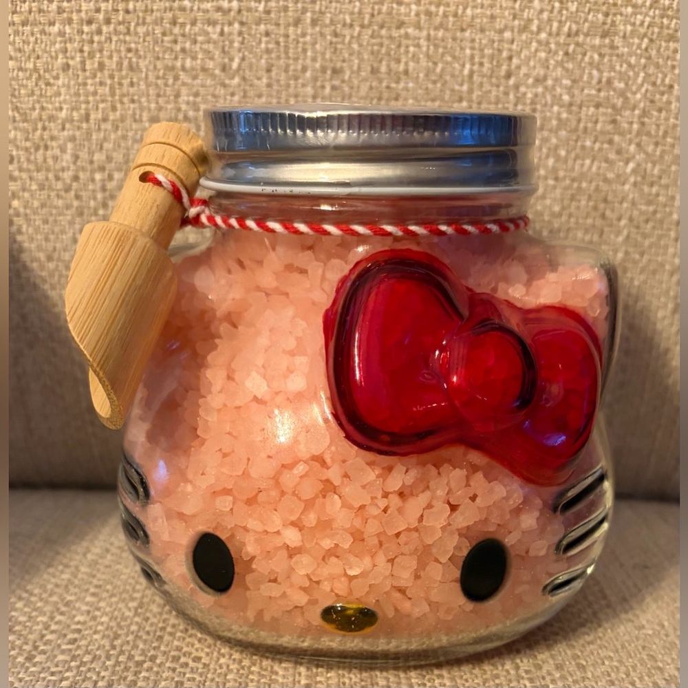 Hello Kitty Bath Salts Set New